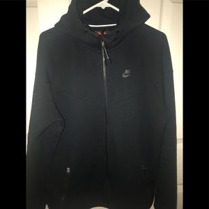 Nike tech fleece and pant last one $75🔥